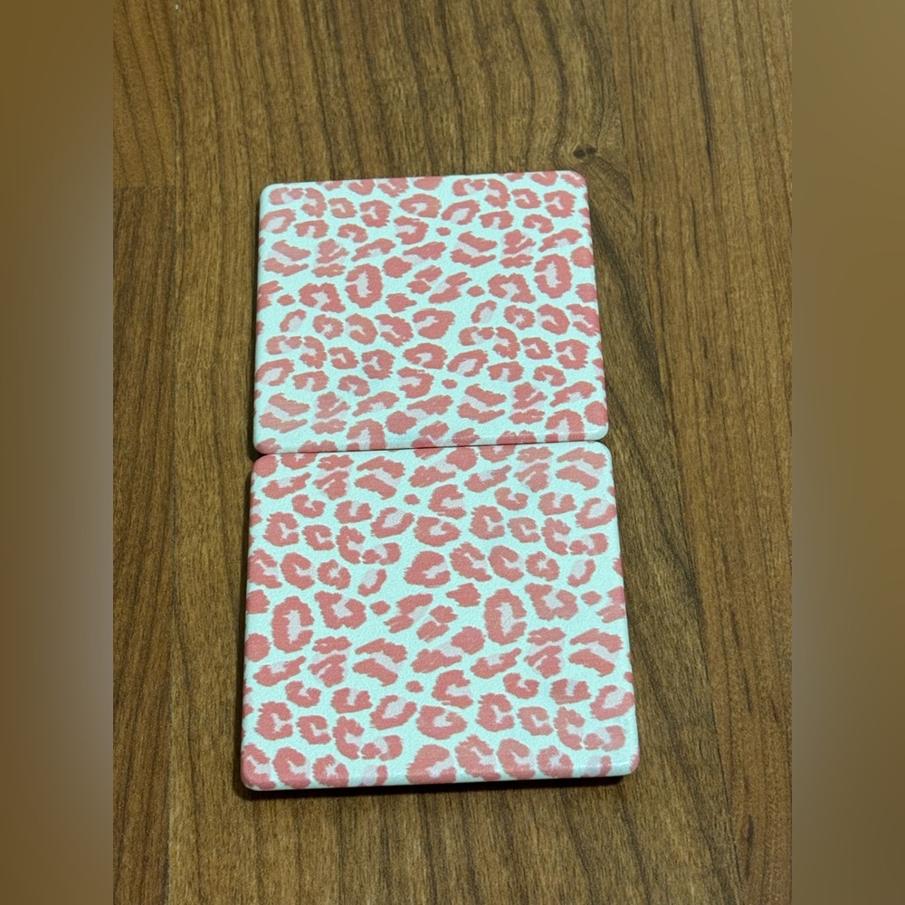 NEW Pink Leopard Print Compact Mirror - Picture 4 of 4